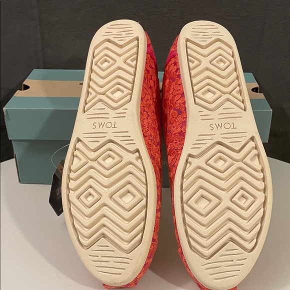 TOMS FUCHSIA ROSE BOTANICAL LACE NWT - Picture 2 of 4